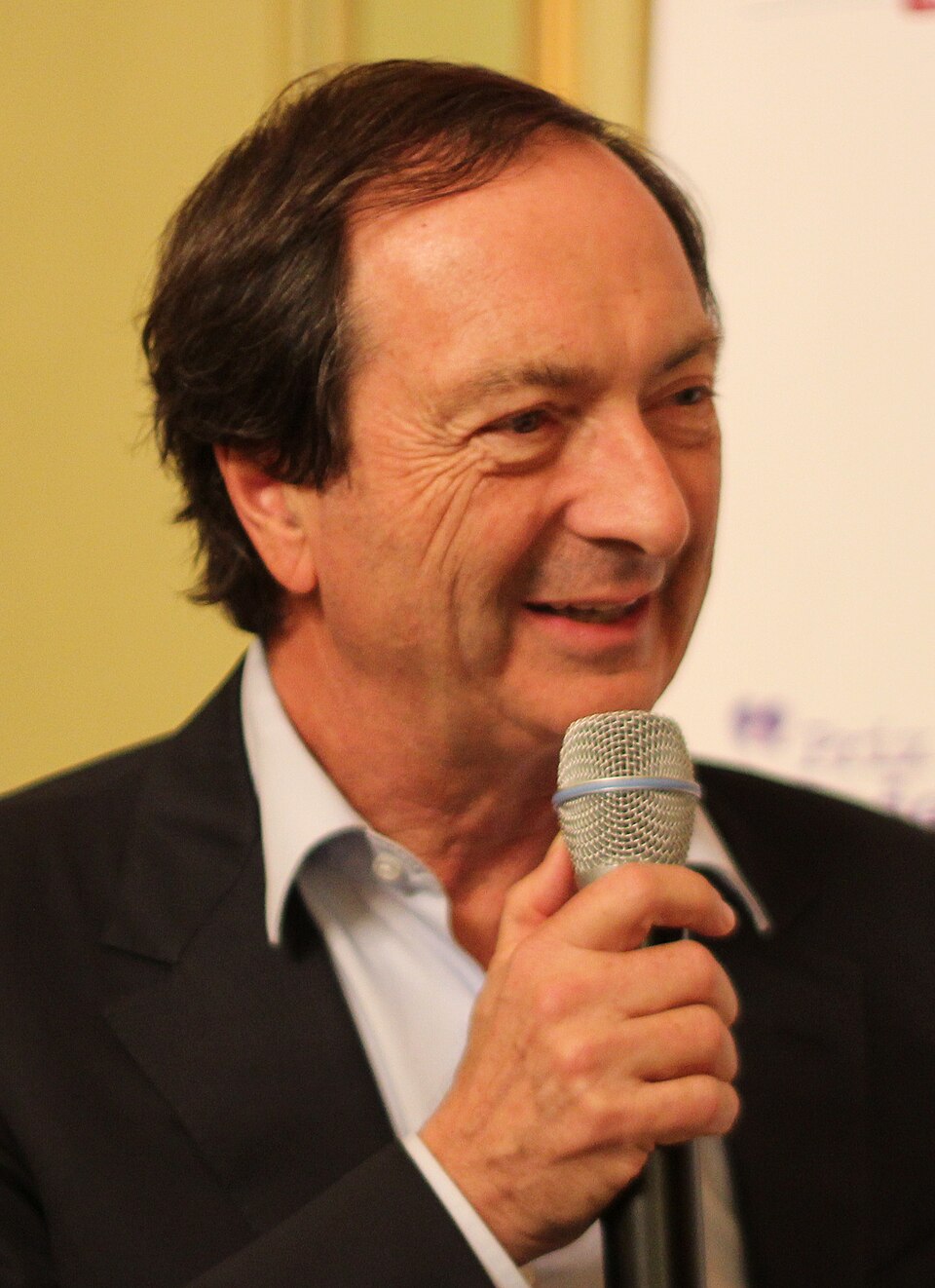 Portrait de Michel-Édouard Leclerc
