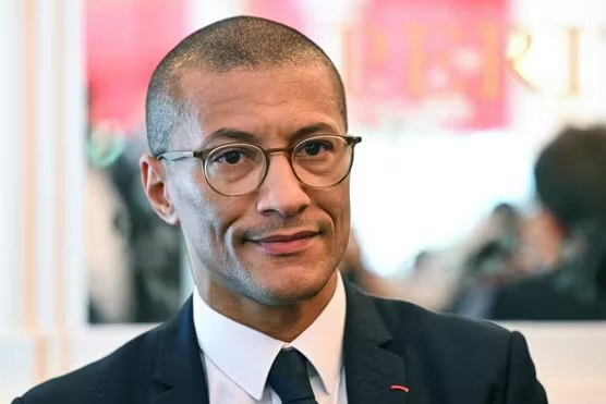 Portrait de Karim Bouamrane